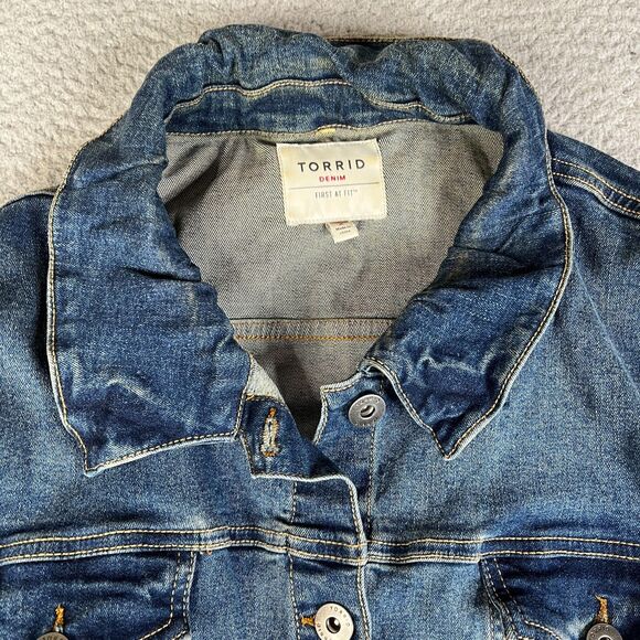Torrid Denim Jacket Womens 2 18/20 Trucker Metal Buttons Jean Stretch - Picture 3 of 13